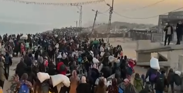 Gazze'de Filistinliler Kuzeye Dönüyor