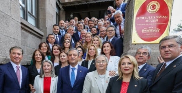 Yeni Parti'nin Yönetimi Belli Oldu