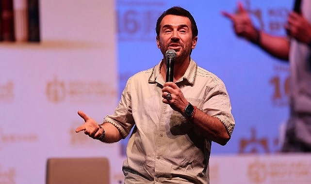 Uğur Arslan'dan Günümüz İlişkilerine Eleştirel Bakış